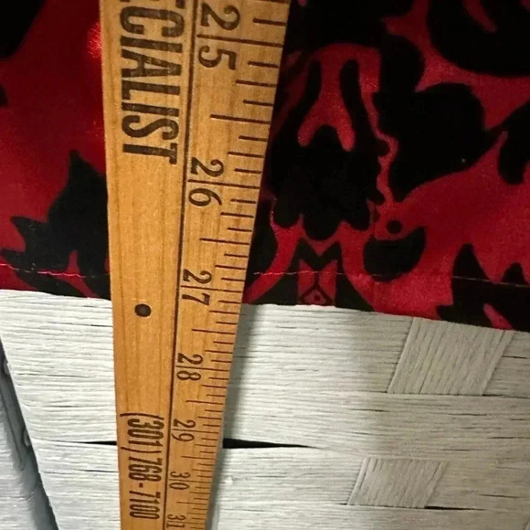 Torrid Asymmetrical Red Black Velvet Crop Top Bustier Y2K whimsy Goth Plus Size - Picture 5 of 7